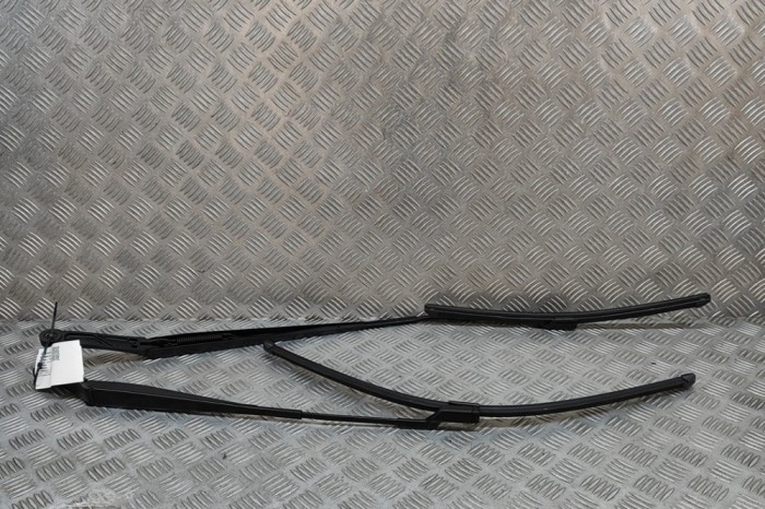 Braț ștergător față AUDI Q4 SUV F4B 2023 OEM: 11C955409,11C955410 | 29082799