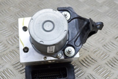 Pompa ABS TESLA MODEL 3 2018 OEM: Sedan | 15024368 foto