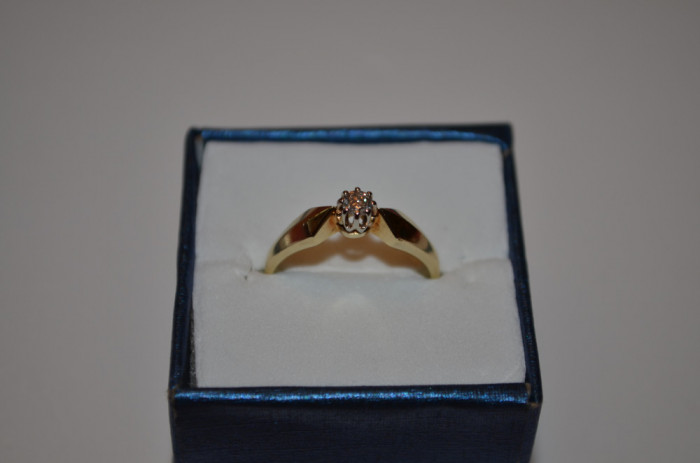 INEL AUR 14K + 1 Diamant = 0.15ct. - Model Solitaire - De logodna - Vintage !