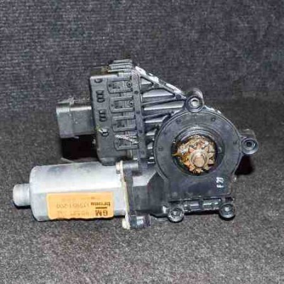 Motor macara geam ușă dreapta față OPEL ASTRA G Hatchback F48_, F08_ 2000 OEM: 119951200,90521882 2151209 foto
