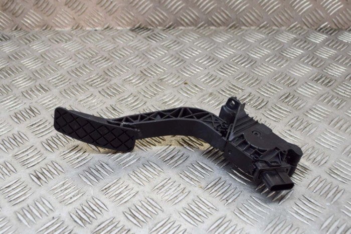 Pedala de accelerație AUDI Q3 F3 2019 OEM: 5Q2723503F,6PV010621 14620696