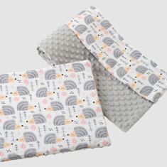 Set paturica 75x100 cm si perna 35x30 cm Nichiduta Minky Grey hedgehogs