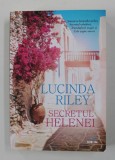 SECRETUL HELENEI de LUCINDA RILEY , 2019 * PREZINTA HALOURI DE APA SI URME DE UZURA