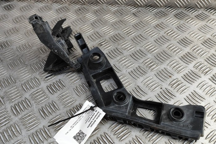 Suport bara de protecție dreapta spate VW GOLF VII 5G1, BQ1, BE1, BE2 2018 OEM: 5G6807394,5G6807394A 30783777