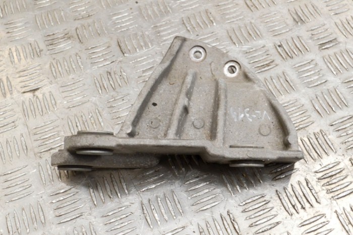 Suport motor dreapta MASERATI LEVANTE SUV M161 2017 OEM: 670034567 13836460