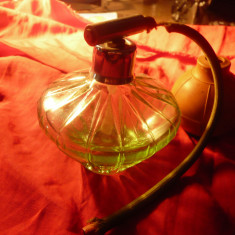 Sticluta veche pentru parfum , cu pulverizator , furtun defect , h=10cm