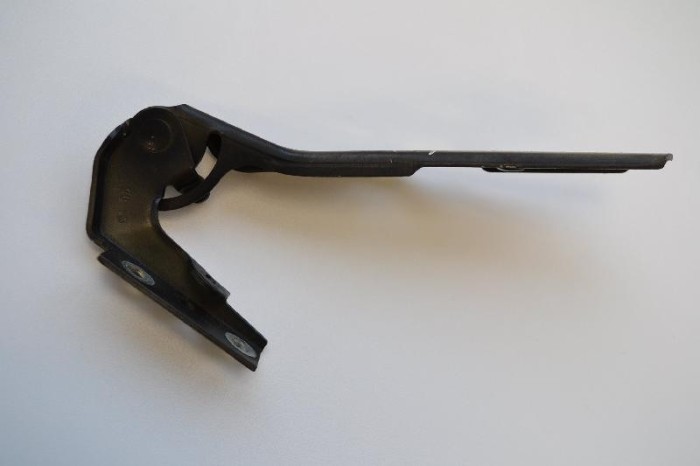 Balama capota dreapta față AUDI A4 8EC, B7 2007 OEM: 8E0823382E 1773495