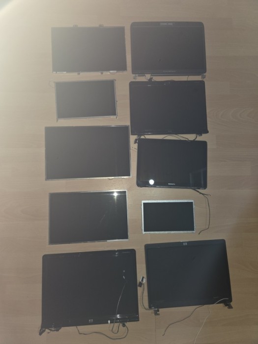 lot 10 display-uri pentru laptop - diverse modele-