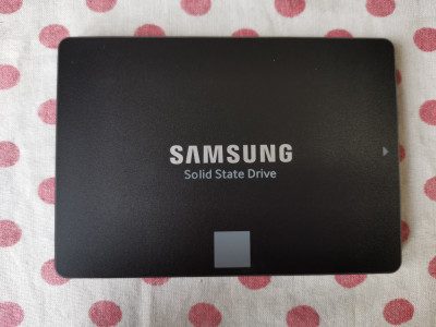 SSD Samsung 850 EVO 1 TB SATA-III 2.5 inch. foto