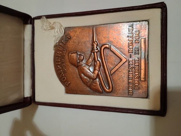 PLACHETA 13 SEPTEMBRIE , ZIUA POMPIERILOR, BRONZ .De colectie .