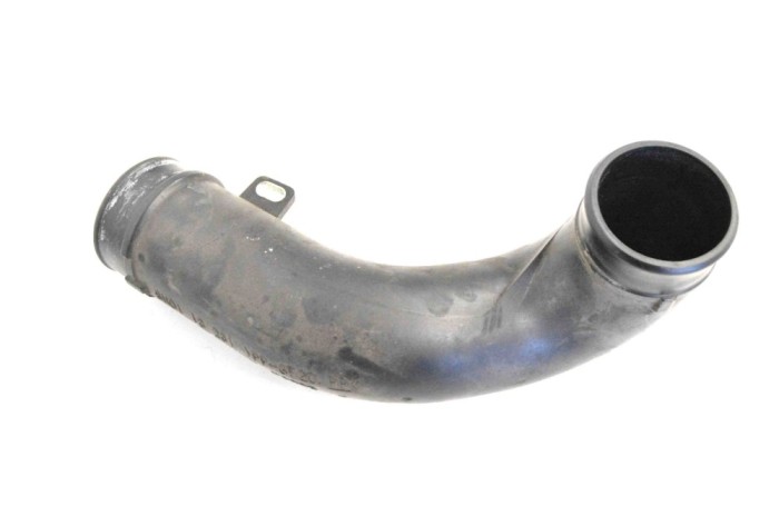 Tub de admisie aer MAZDA 3 Sedan BM 2014 OEM: SH01-13231