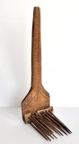 Darac vintage original de canepa, cu ornamente cioplite in lemn, scarmanatoare traditionala romaneasca, vechime 100 ani
