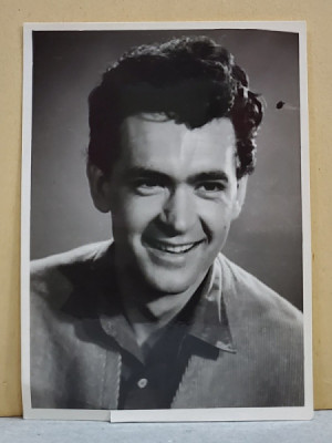 ACTORUL IURIE DARIE , FOTOGRAFIE DIN TINERETE , PORTRET , ANII &amp;#039;60 foto