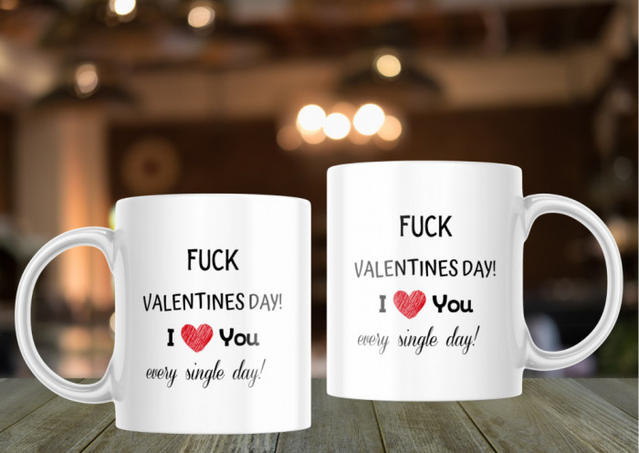 Cană personalizată &rdquo;Fuck Valentines Day&rdquo; Termosensibila - Rosu interior