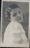 Fotografie tip Carte Postala, Portret de femeie, perioada interbelica