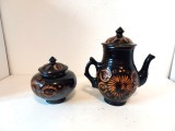 Set ceramic Korond / Corund vintage &ndash; ceainic 21 cm și zaharniță 13 cm, glazura neagra