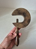 # Menghină veche din lemn / Presă manuală de t&acirc;mplărie &ndash; uneltă recuzită vintage, 19 cm