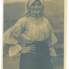 4521 - ETHNIC woman, Romania - old postcard, real PHOTO - unused