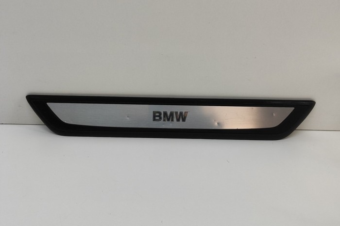 Ornament prag dreapta față BMW 7 F01, F02 2011 OEM: 8046135,8046023,7190969,7181011,7181015 28441606