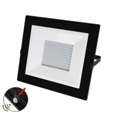 Proiector cu LED si fotocelula 100W 100W lumina alba 9500lm L 335mm W 290mm h 55mm