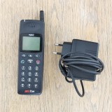 Telefon mobil vintage NEC.