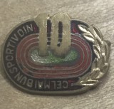 AMS2 Insignă vintage de colecție &bdquo;Cel mai bun sportiv din 10&rdquo;, decorație sportivă din metal și email, realizată &icirc;n perioada comunistă (RPR/RSR)