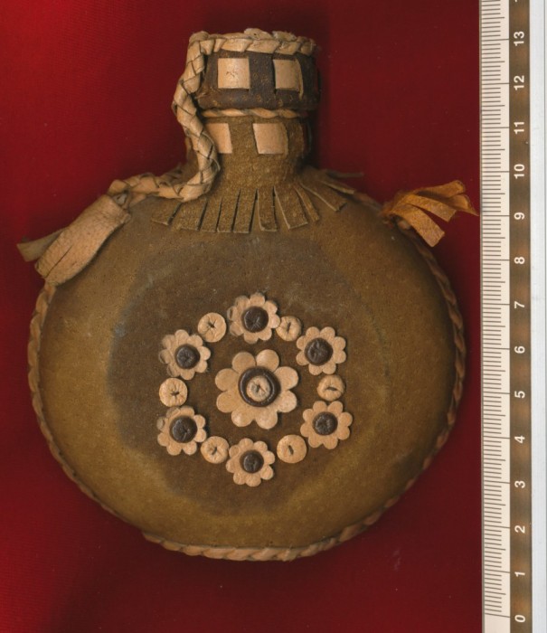 Plosca12 cm sticla si piele