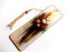 Semn de Carte Handmade cu Trandafiri Rosii si Albi, Lemn, 15cm, Decoratiune Florala Unica