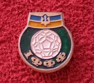 Insigna fotbal - Federatia de Fotbal din UCRAINA foto