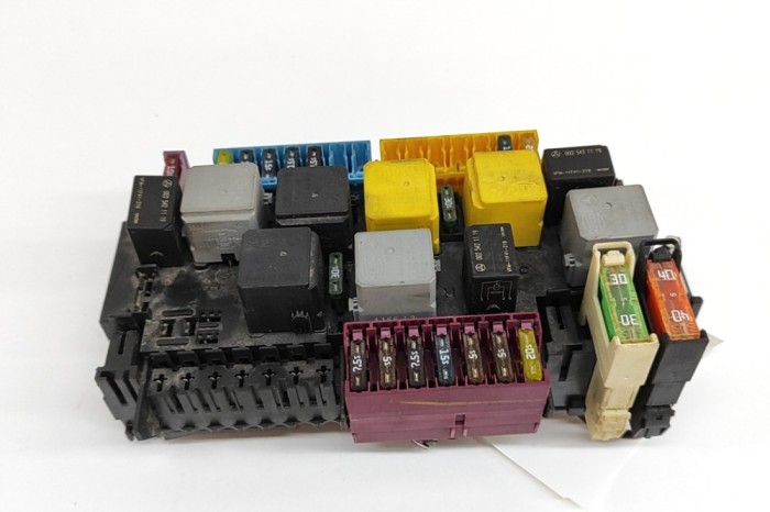 Modul panou de siguranțe MERCEDES-BENZ GL X166 2015 OEM: A1669063801,13935164 28249865