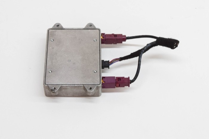 Amplificator de antena AUDI Q7 4L 2007 OEM: 8E0035456C 11452001