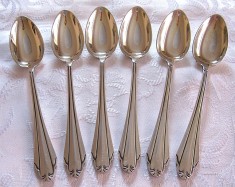 SET LINGURITE ARGINTATE PLACATE CU ARGINT MARCA MARTIN ANUL 1951 13 CM