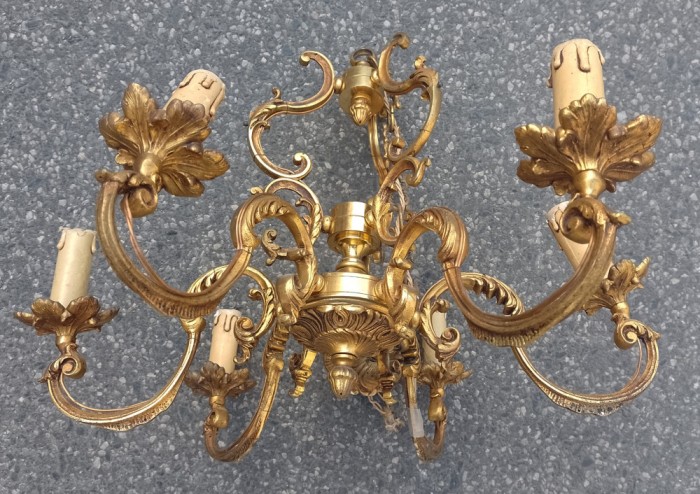 Un superb candelabru din bronz masiv cu 6 brațe in stilul Rococo
