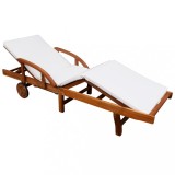 Șezlong plajă vidaXL, lemn masiv acacia, saltea inclusă, reglabil, roti, masuta retractabilă, 200x68cm, maro/crem
