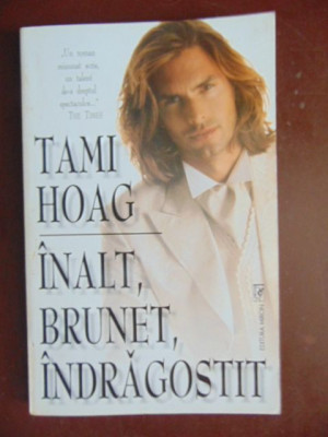 Inalt, brunet, indragostit-Tami Hoag foto