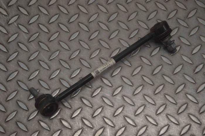 Bieleta stabilizatoare dreapta față TESLA MODEL Y 2022 OEM: 1188396-00-b 24481530