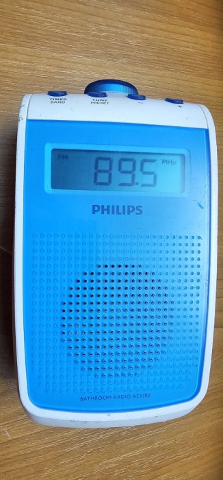 RADIO PHILIPS AE3300/00 , FUNCTIONEAZA FM .