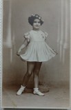 Fotografie tip Carte Postala, Fetita cu coronita, perioada interbelica