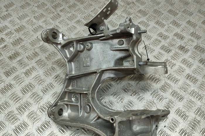 Suport punte dreapta AUDI A6 C8 Avant 4A5 2024 OEM: 80A399296 31053087