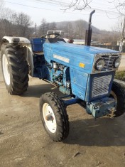 Tractor Universal 445, cutie de viteze cu 2 manete, stare perfecta foto