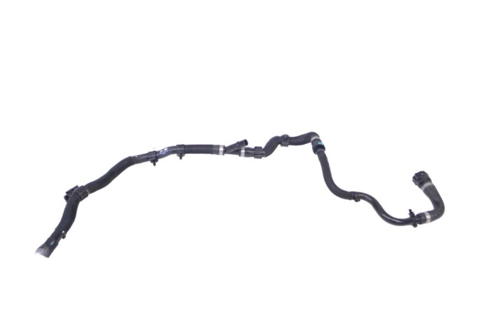 Furtun de lichid de răcire JAGUAR I-PACE X590 2019 OEM: J9D3-8D144-AC 15384687