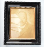 Fotografie Portret Barbat pe carton Rama lemn Shellac - inceput de sec. 20 /40cm
