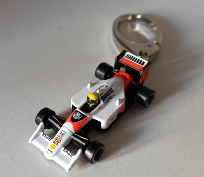 Macheta breloc McLaren MP4/4 Ayrton Senna Formula 1 1988 - IXO 1/87 F1 foto