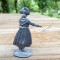 ** Figurina miniatura metal (Al) femeie in costum popular, cu cos, 2.5cm