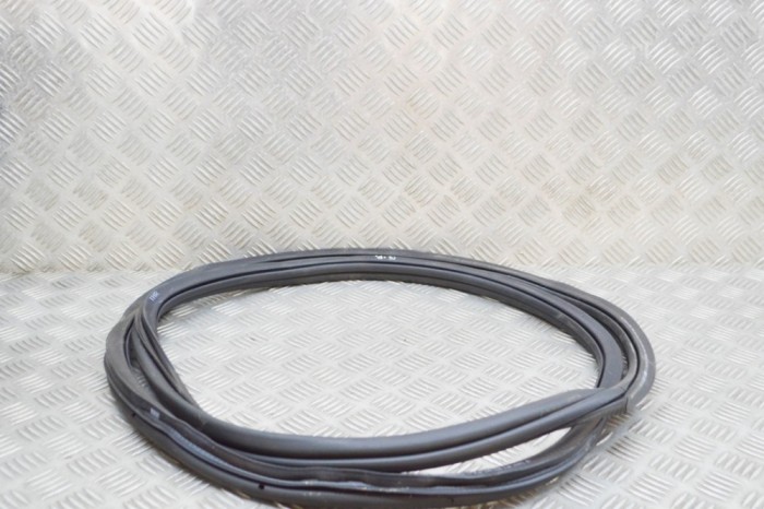 Garnitura ușă dreapta spate VW GOLF VIII CD1 2022 OEM: 5H4867914 | 17860842