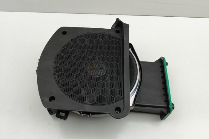 Subwoofer podea dreapta BMW X3 G01, F97 2020 OEM: 6826950,6811918 31721780