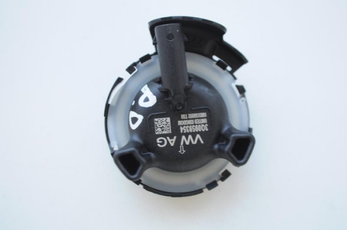 Senzor de impact dreapta față VW PASSAT B8 3G2 2015 OEM: 3Q0959354 | 1570073