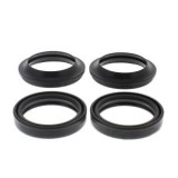 Kit simeringuri de furcă cu protecții antipraf Tourmax, dimensiuni 46 x 58 x 10,... Cod Produs: MX_NEW 7342491MA