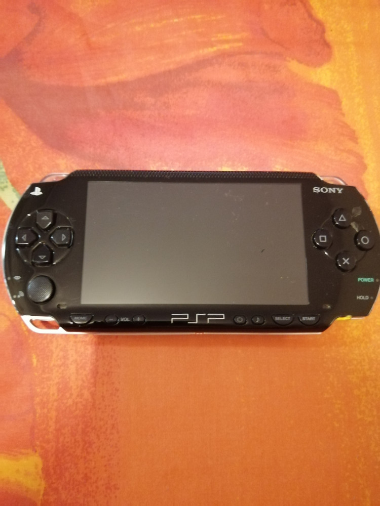 PSP One Playstation 1004 in stare perfecta!! | Okazii.ro
