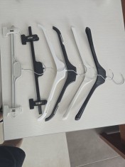 Set 100 Umerase pentru Haine,Bluze,Pantaloni,Compleuri,Sacouri,Rochii